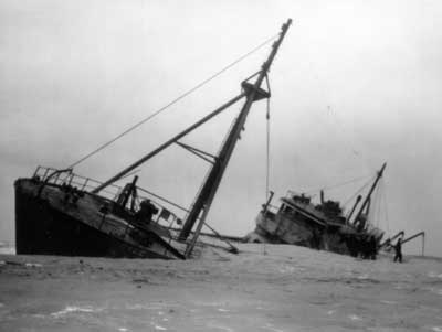 Shipwrecks - LONG ISLAND MARITIME MUSEUM