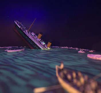 Image of a Titanic model.